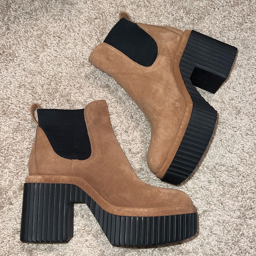 Gianna Bini Platform Boots